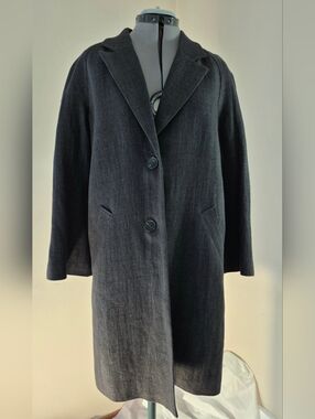 Mid Weight Single Breasted Partially Lined Trench Coat.